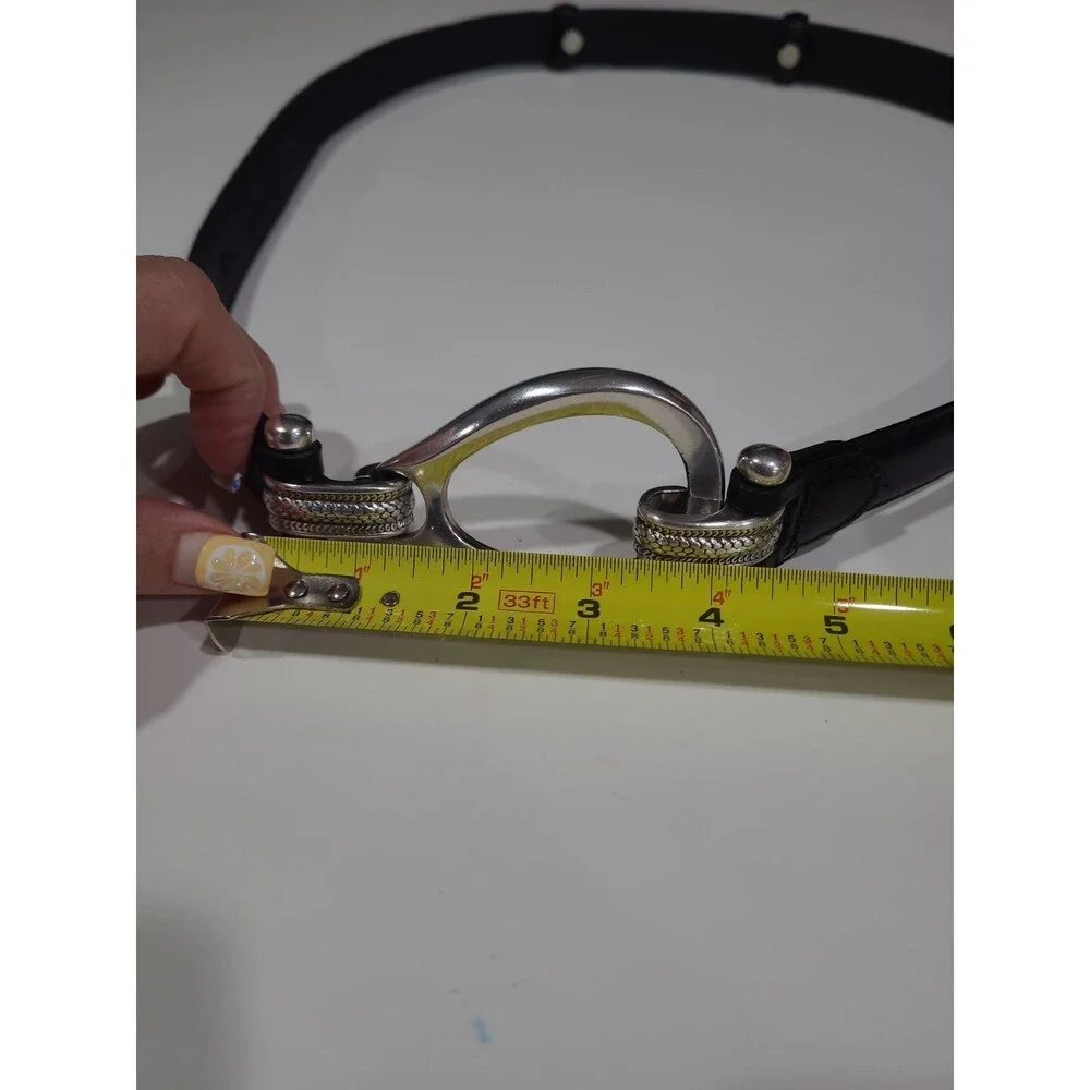 BEAUTIFUL BLACK WOMENS GENUINE LEATHER HOOK BELT SIZE SM/MED EUC B23